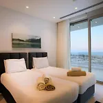 Sea Pearl Beachfront - Breeze Vilă