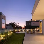 Vilă Sea Pearl Beachfront - Breeze *