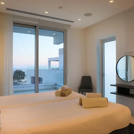 Willa Sea Pearl Beachfront - Breeze