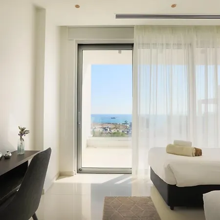 Sea Pearl Beachfront - Breeze * Ajía Nápa