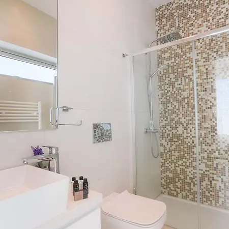 Sea Pearl Beachfront - Breeze * Ajía Nápa