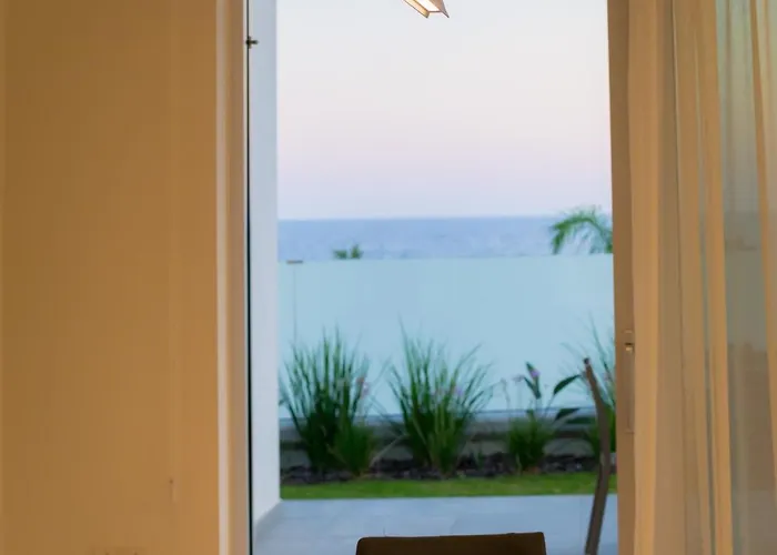 Sea Pearl Beachfront - Breeze *