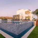 Sea Pearl Beachfront - Breeze