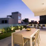 Sea Pearl Beachfront - Breeze * Ajía Nápa
