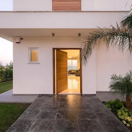 Sea Pearl Beachfront - Breeze Villa *