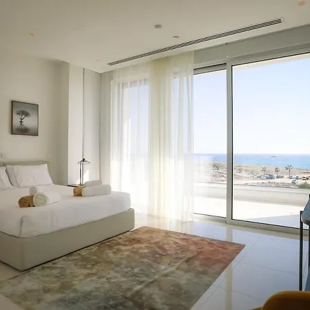 Villa Sea Pearl Beachfront - Breeze *