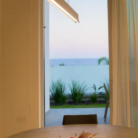 Sea Pearl Beachfront - Breeze *