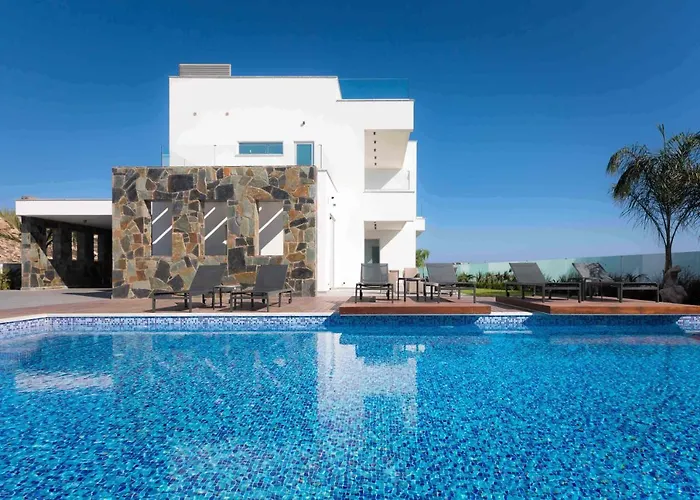 Villa Sea Pearl Beachfront - Breeze *