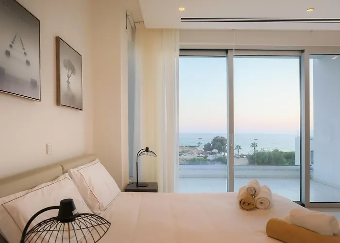 Sea Pearl Beachfront - Breeze Villa