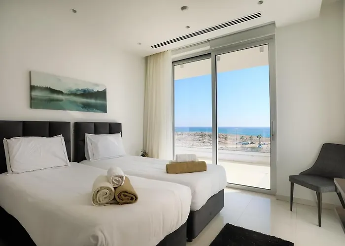 Sea Pearl Beachfront - Breeze Villa