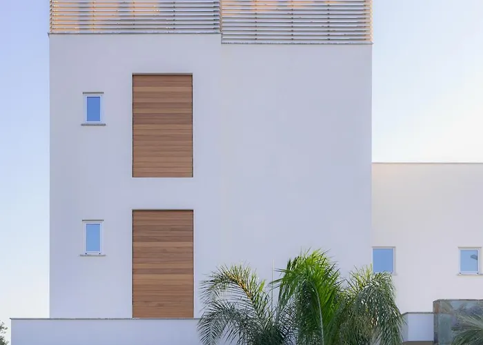 Sea Pearl Beachfront - Breeze Vila